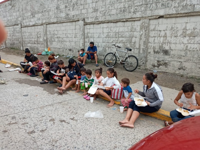 En Valle de Sula y Villanueva las iglesias han refugiado familias y proveen alimento en colaboración con vecinos de las comunidades. Foto cortesía de la Misión Metodista Unida de Honduras.