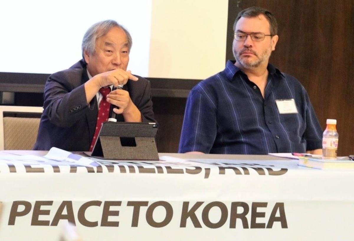 위스컨신 연회의 정희수 감독이 2018년 7월 26-28일 워싱턴 DC에서 열린 평화축제에서 주제 발언 후 이어진 질의응답 시간에 답변하고 있다. 사진, 김응선 목사, 연합감리교뉴스.