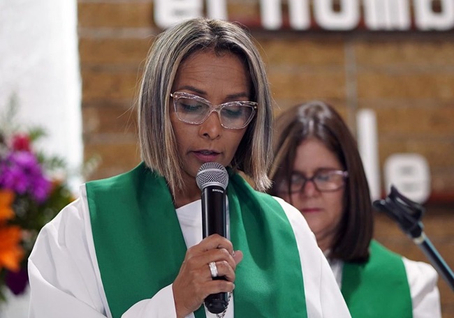 La Revda. Aixa Maldonado-Marti es pastora y superintendente de distrito al servicio de la IMU de Puerto Rico, quiere presentar un seminario similar a Presente & Futuro para el clero allí. Foto MCPR.