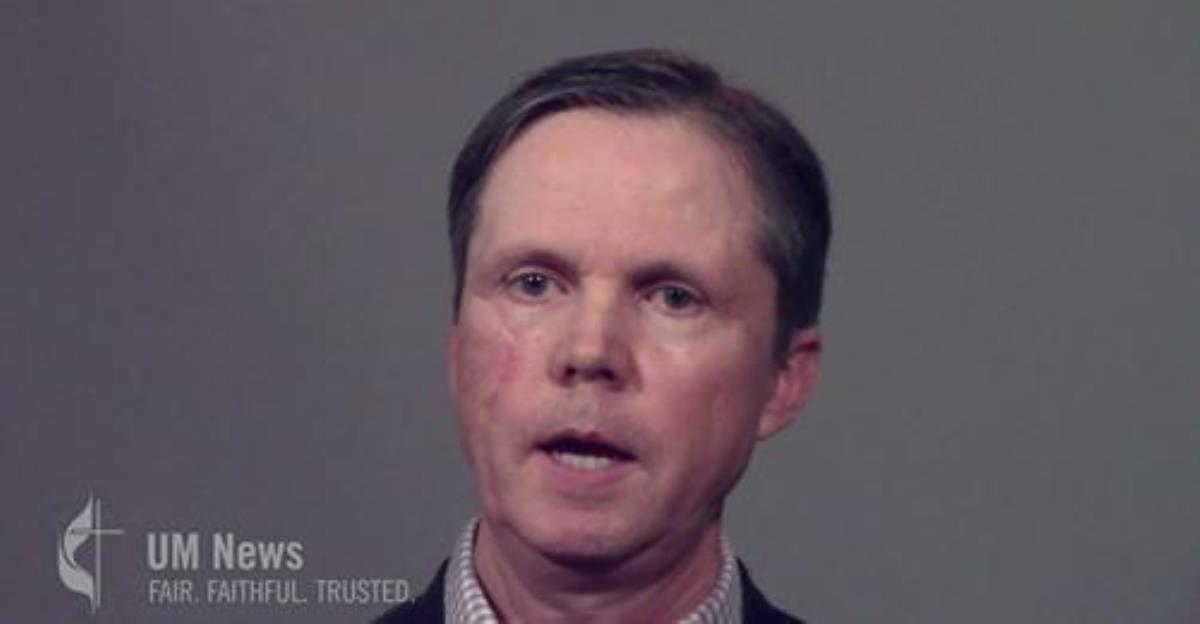 연합감리교뉴스의 편집장인 팀 탠튼이 언론 자유에 관한 인터뷰를 하고 있다. 사진은 인터뷰 동영상 갈무리. 