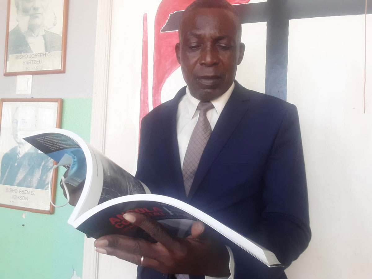 Reverendo José Malhado - Historiador da Conferencia Anual do Oeste de Angola.  Luanda, foto de Augusto Bento. Reverendo José Malhado - Historiador da Conferencia Anual do Oeste de Angola.  Luanda, foto de Augusto Bento.