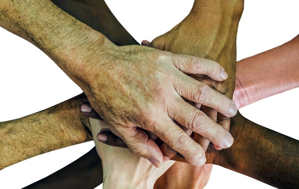 “Os Ministérios de Discipulado são gratos por servir a Igreja Metodista Unida, oferecendo apoio às igrejas locais étnicas e outras entidades que desenvolvem discípulos e promovem a reconciliação racial”, disse Naomi Hope Annandale, diretora de pesquisa e avaliação estratégica dos Ministérios de Discipulado. Foto cortesia da Conferência Anual da Carolina do Sul. “Os Ministérios de Discipulado são gratos por servir a Igreja Metodista Unida, oferecendo apoio às igrejas locais étnicas e outras entidades que desenvolvem discípulos e promovem a reconciliação racial”, disse Naomi Hope Annandale, diretora de pesquisa e avaliação estratégica dos Ministérios de Discipulado. Foto cortesia da Conferência Anual da Carolina do Sul.