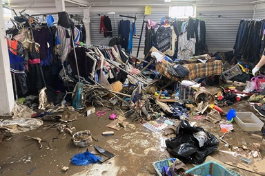 La Iglesia Metodista Unida Bound Brook, en Bound Brook, Nueva Jersey está lidiando con los daños causados, incluida su tienda de artículos de segunda mano, por las inundaciones que dejó el huracán Ida. Foto cortesía del Rev. Chuck Coblentz. La Iglesia Metodista Unida Bound Brook, en Bound Brook, Nueva Jersey está lidiando con los daños causados, incluida su tienda de artículos de segunda mano, por las inundaciones que dejó el huracán Ida. Foto cortesía del Rev. Chuck Coblentz.