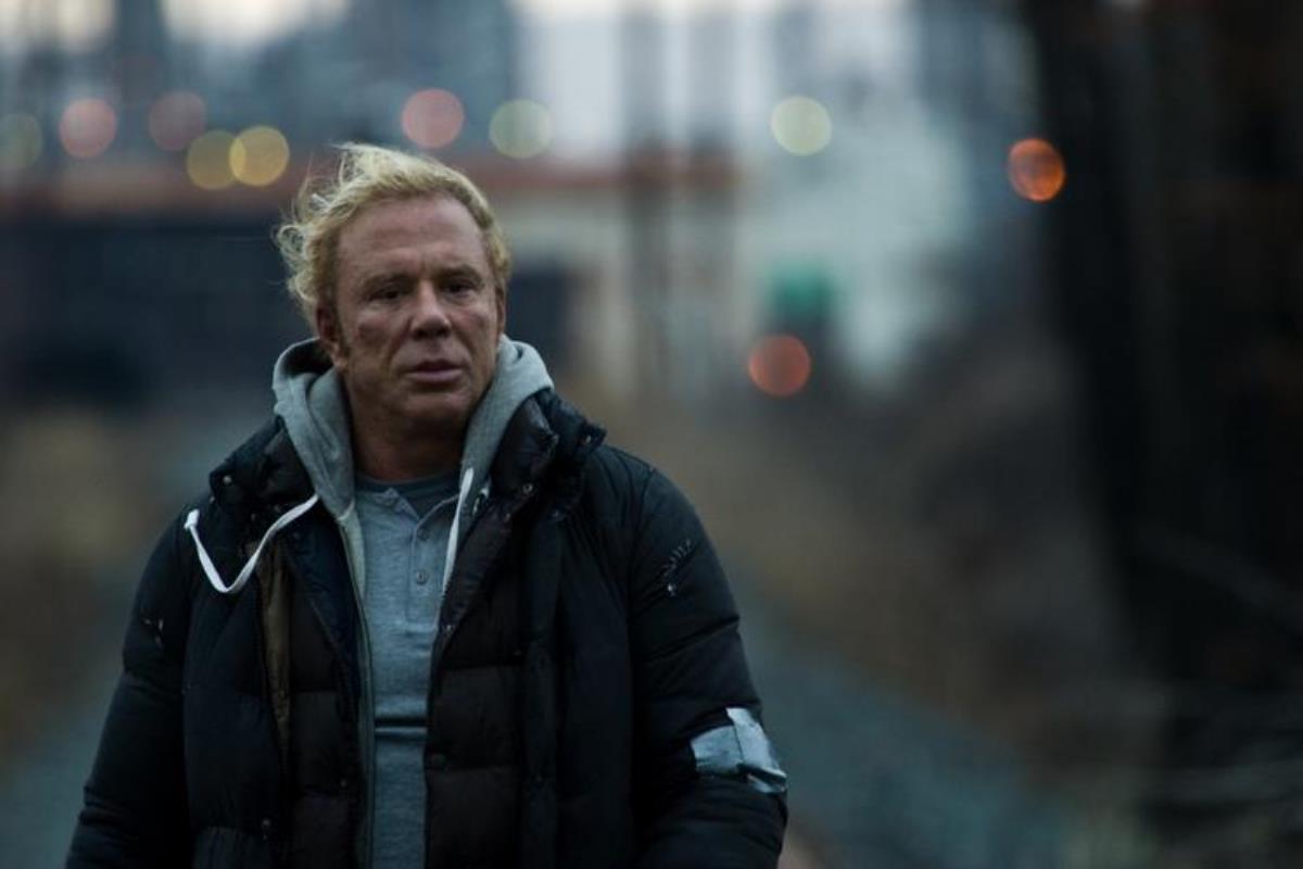 영화 더 레슬러(The Wrestler)의 스틸컷 갈무리. 1980년대를 주름잡던 스타 레슬러 역에 미키 루크가 분했다. 사진 제공, 씨네 21.