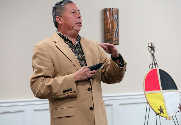 The Rev. David Wilson, assistant to the bishop, debriefs with United Methodists who participated in an immersion experience to learn about Native American history, culture and ministries. Forty people participated in the event, sponsored by the Oklahoma Indian Missionary Conference. Photo by Tim Tanton, UM News.