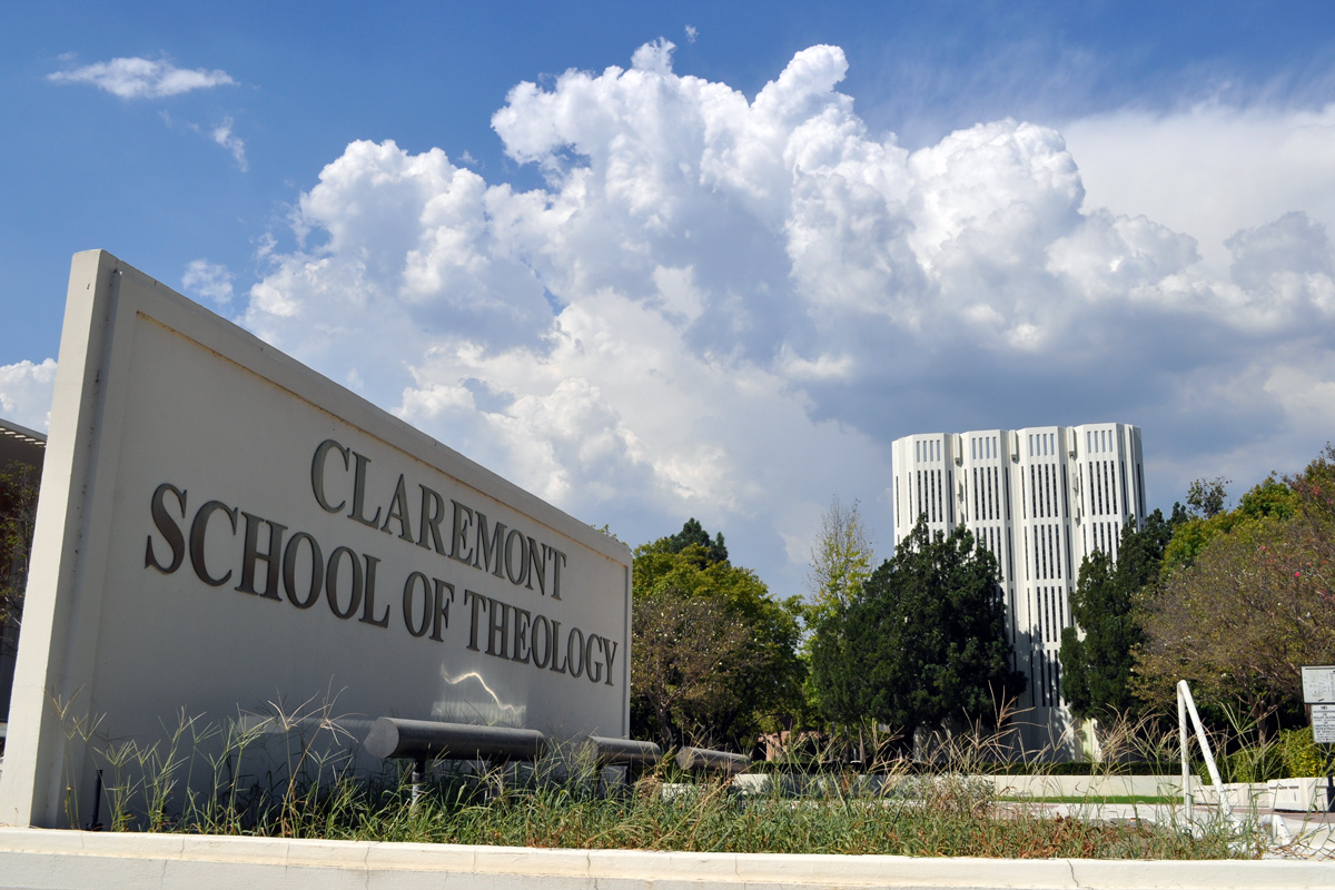 La Escuela de Teología Claremont en California enfrenta una orden judicial de vender su campus a The Claremont Colleges, un consorcio vecino. Dado el precio relativamente bajo que obtendría el seminario en virtud de un acuerdo legal de 1957 que el tribunal determinó que aún es válido, el seminario metodista unido está considerando apelar o buscar arbitraje. Foto cortesía de la Escuela de Teología Claremont.