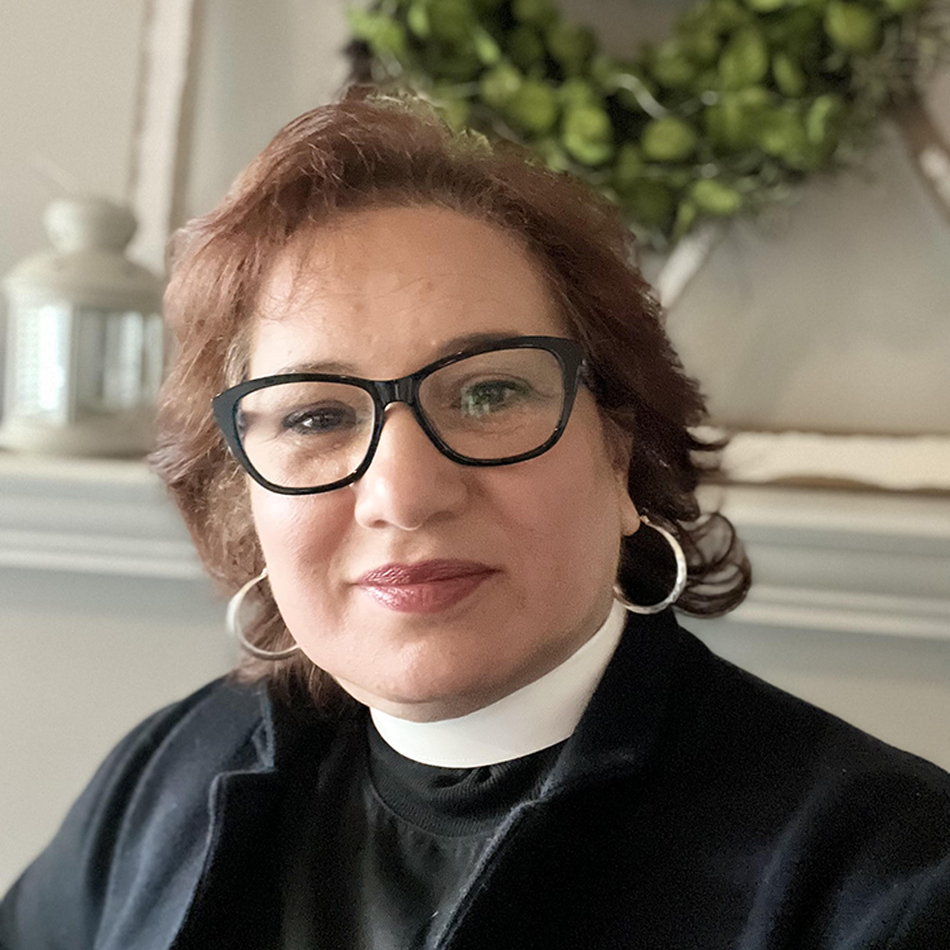 La Revda. Lydia Ester Muñoz es la nueva directora ejecutiva del Plan Nacional para los Ministerios Hispano-Latinos (NPHLM por sus siglas en inglés) de La Iglesia Metodista Unida, quien comenzara su gestión el próximo 1 de julio de 2022. Ella es presbítera ordenada de la Conferencia Anual del Este de Pensilvania y es la primera mujer en ocupar esta posición. Foto cortesía del NPHLM.