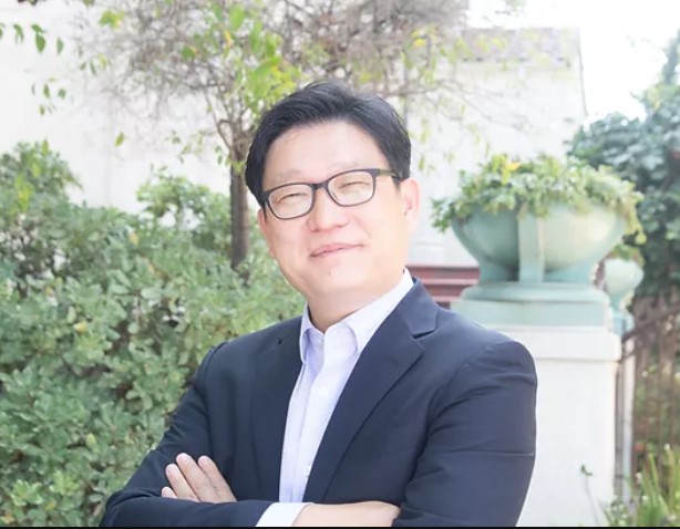 김규현 목사는 캘-네바다 연회의 정회원 목사로 열린교회를 섬기고 있다. 사진, 열린교회 홈페이지.