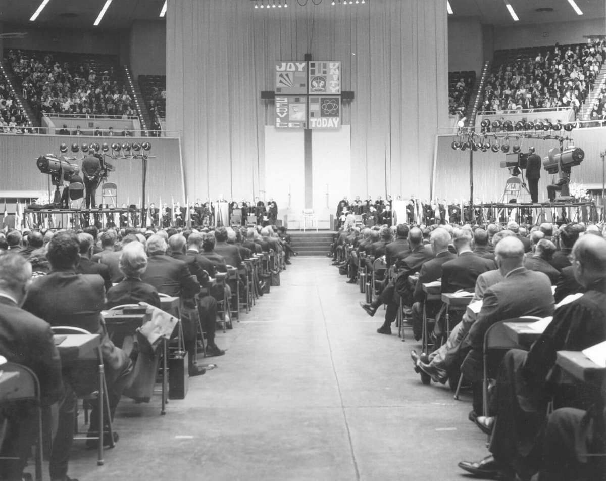 Photo d’archives de 1968 avec la permission de United Methodist Commission on Archives and History Une vue de la plénière de la Conférence Générale d’unification en 1968 à Dallas, où une fusion de l'Église méthodiste et l’Eglise Evangélique des Frères Unis a donné naissance à l'Église Méthodiste Unie. Photo d’archives de 1968 avec la permission de United Methodist Commission on Archives and History Une vue de la plénière de la Conférence Générale d’unification en 1968 à Dallas, où une fusion de l'Église méthodiste et l’Eglise Evangélique des Frères Unis a donné naissance à l'Église Méthodiste Unie.
