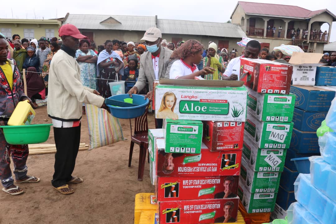 Vue de la nourriture lors de l’opération de distribution dans la ville de Bunia. UMCOR, la branche de secours de l'Église Méthodiste Unie chargée de l'aide humanitaire et du développement a décaissé 100 000 USD qui ont servi à l’achat de plus de 70 000 kilogrammes des vivres. Photo de Jolie Mulebinge Shabani, UM News.