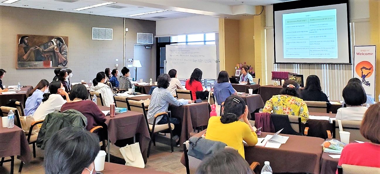 <사모 5일 영성형성 아카데미>에서 권희순 목사가 강의하고 있다. 사진 제공, 영성형성 아카데미.