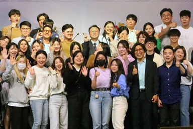 Members of the young adult group of First Korean United Methodist Church in Wheeling, Ill., gather together after a worship service on June 13. Photo by the Rev. Thomas Kim, UM News. Members of the young adult group of First Korean United Methodist Church in Wheeling, Ill., gather together after a worship service on June 13. Photo by the Rev. Thomas Kim, UM News.