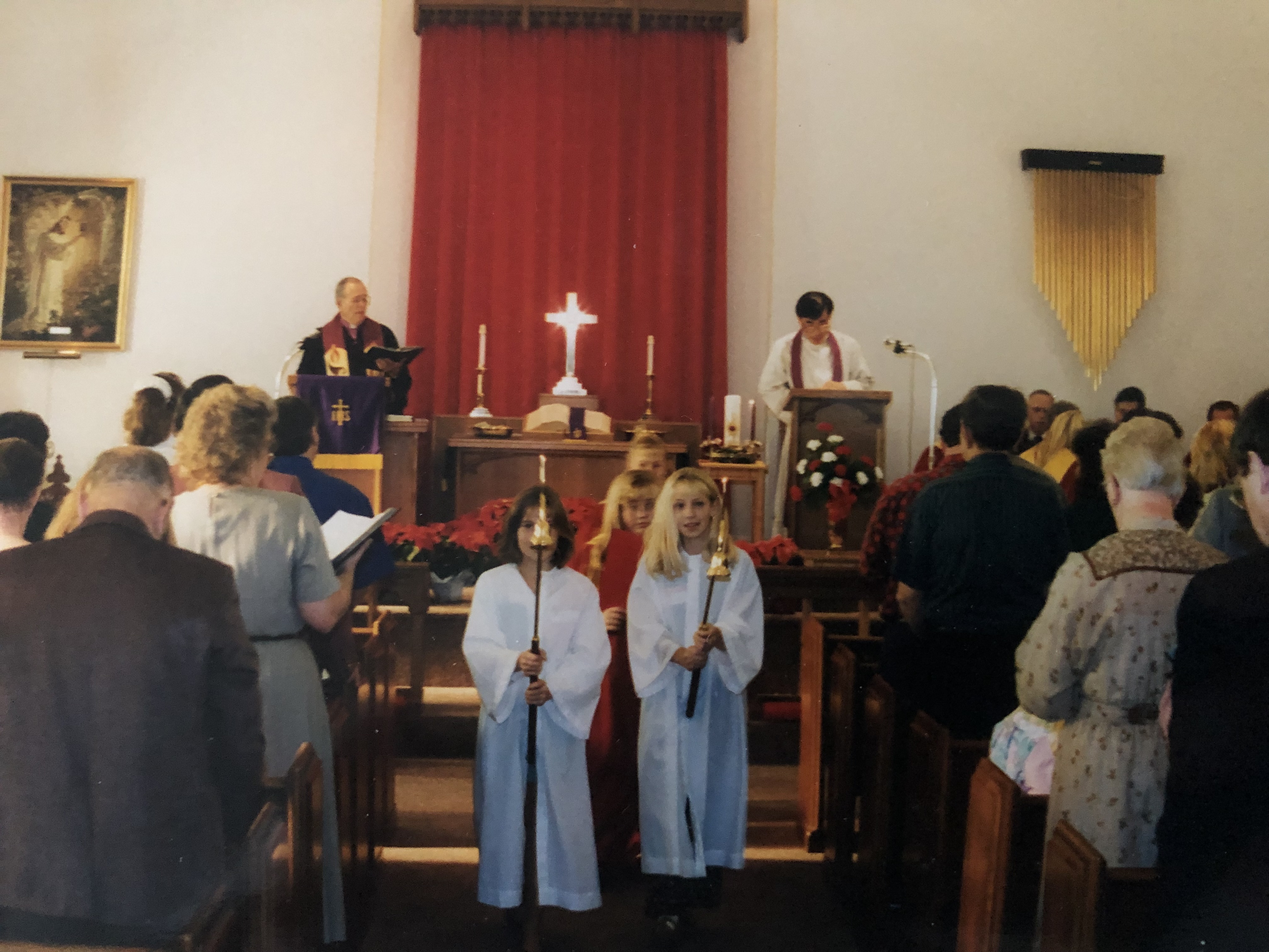 사진은 탐슨 연합감리교회를 담임하던 1995년 교회 창립 125주년 예배를 드리는 모습. 셀든 듀커 감독(Bishop Robert Sheldon Duecker,왼쪽)과 김응선 목사가 함께 집례했다. 사진 제공, 탐슨 연합감리교회.