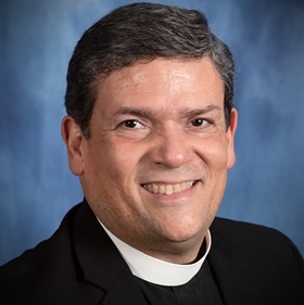 Rev. Eliecer Valentin Castañón. Foto cortesía del autor.