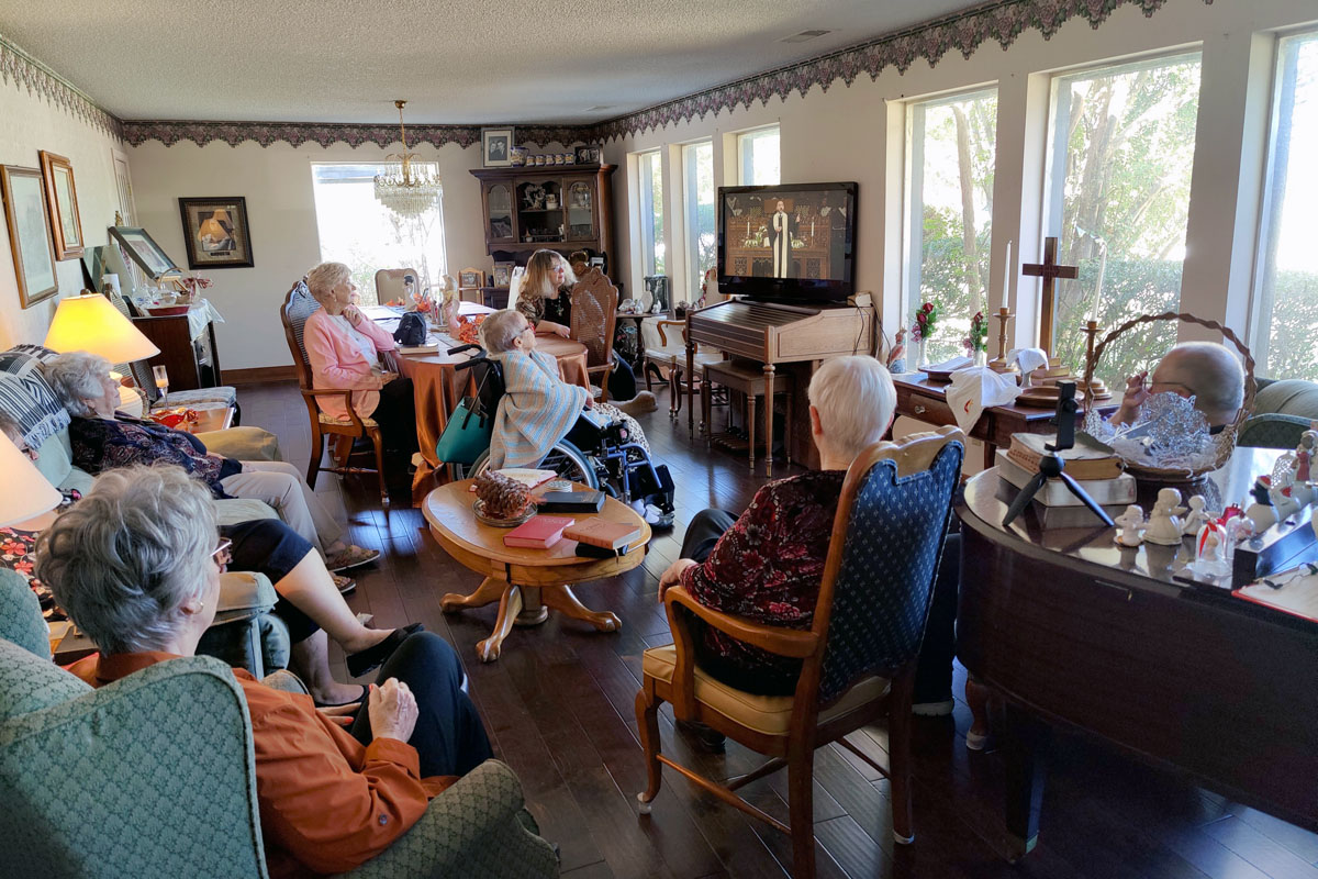 A group of United Methodists who are sticking with the denomination, despite their local church having chosen to disaffiliate, gathers at a home in Cisco, Texas, on Nov. 6 to watch a worship service from the First United Methodist Church of Fort Worth. The Central Texas Conference is supporting such groups and calling them Oasis Fellowships. Photo courtesy of the Central Texas Conference. Photo by Greg Qualls.