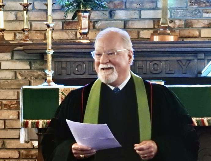 The Rev. Jerry Neff makes announcements during the Jan. 22 worship service of United Methodist Church of the Pines, a new faith community that meets at Trinity Episcopal Church in Jasper, Texas. Neff is retired and had a double lung transplant less than a year ago but volunteered to help Jasper-area United Methodists who wanted to worship together after their churches disaffiliated. Photo by Sam Hodges, UM News. 