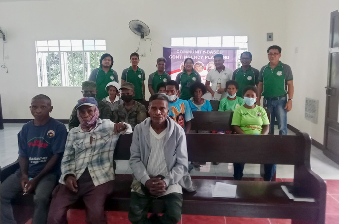 During Community-based Contingency Planning, members of The United Methodist Church in the Philippines worked with the Aetas in Mawacat, a barangay in Florida Blanca, Pampanga. The participants shared their experiences and knowledge to help prepare for disaster and address climate change. Photo courtesy of the Rev. Willie Tolentino.