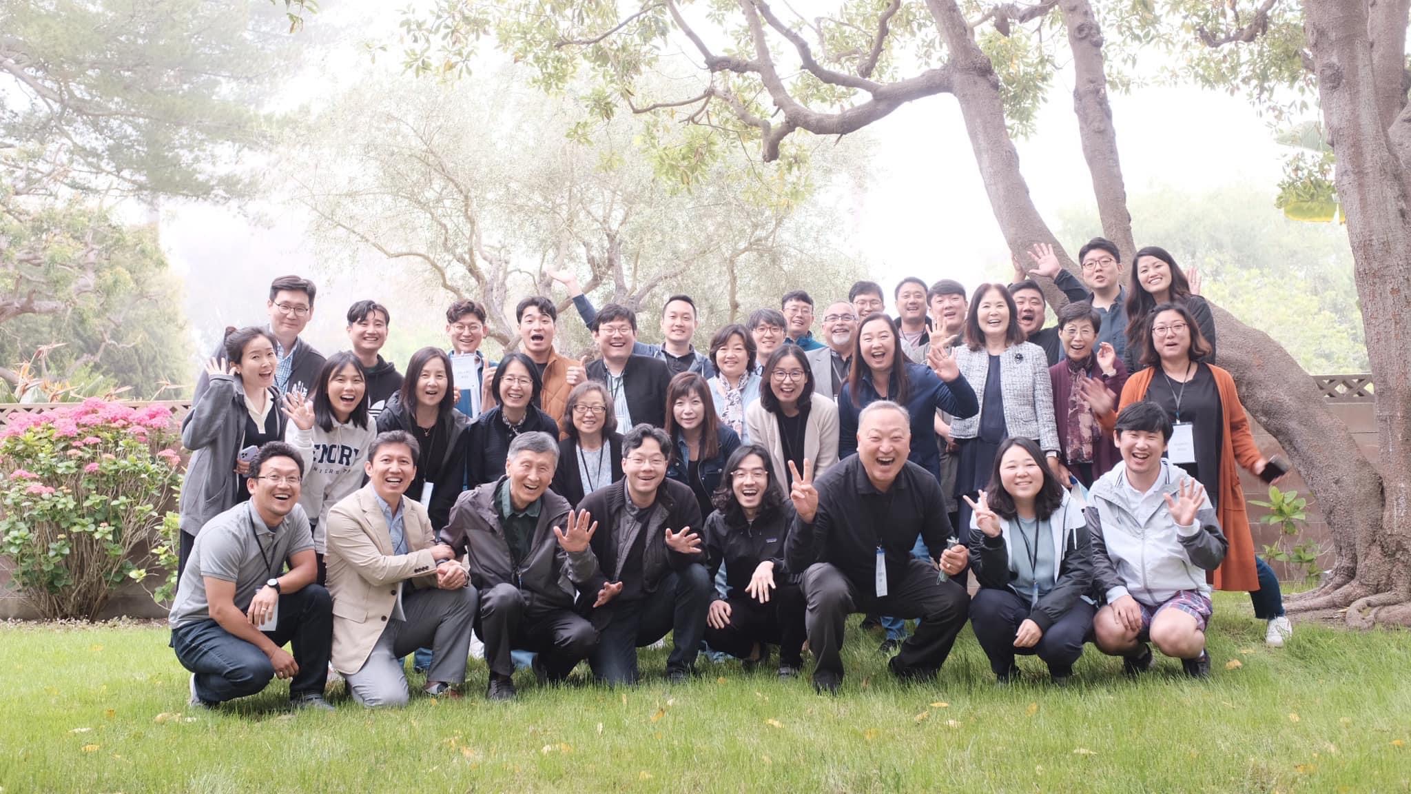 2022년 5월 17일부터 20일까지 메리앤조셉 수양관에서 진행된 타인종 목회자들의 목회 역량을 강화하는 연장 교육 CRCC 마당에 참석한 목사들과 강사진들이 한자리에 모였다. 사진 제공, CRCC Madang. 