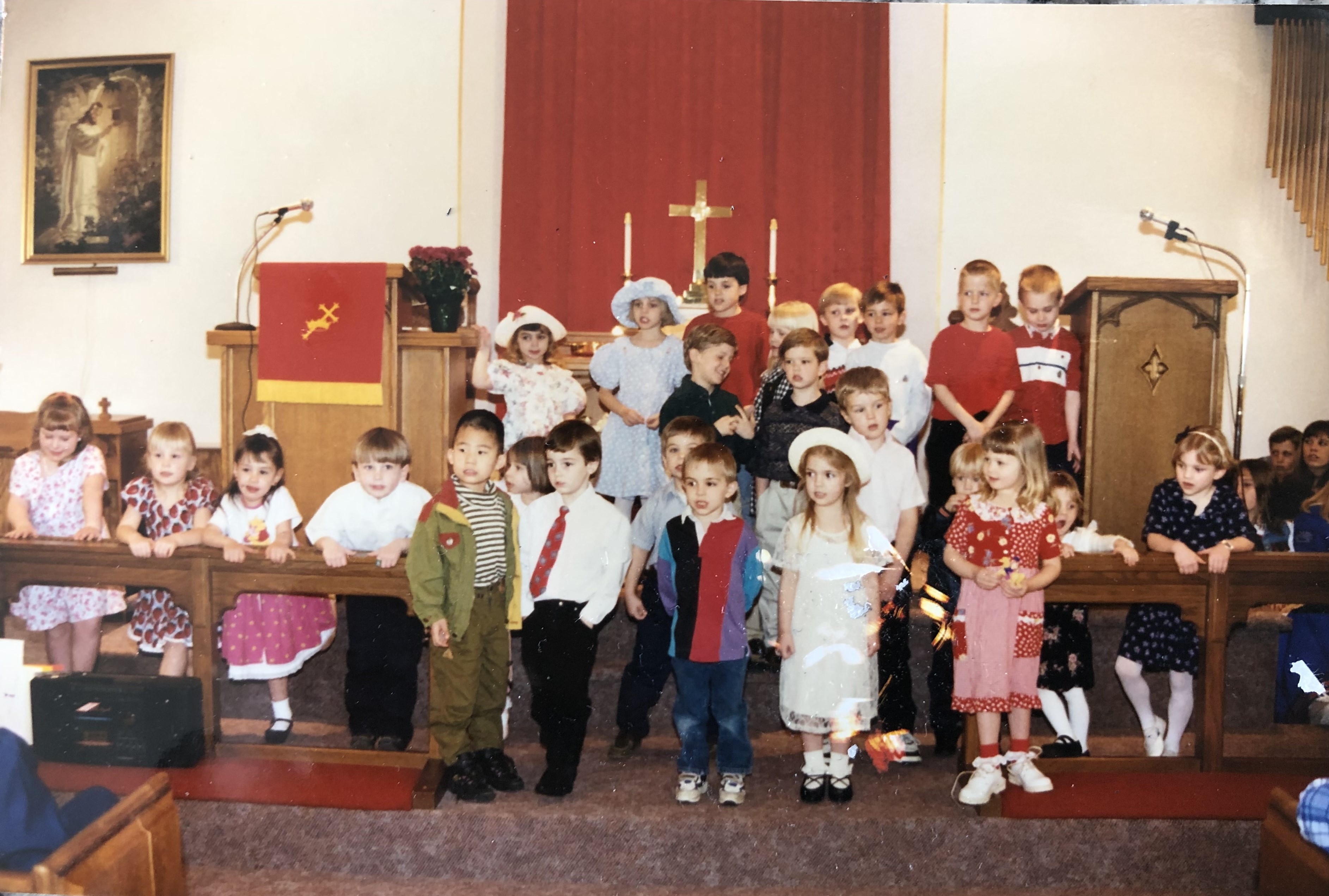 탐슨 연합감리교회 교회학교 유치부 어린들의 특송하는 모습. 사진 제공, 탐슨 연합감리교회.