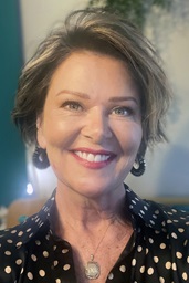 Revda. Neelley Hicks. Revda. Neelley Hicks.