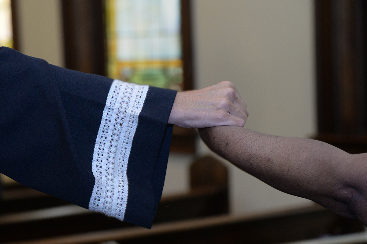 After Memorial United Methodist Church in Gladstone, Mich., voted to stay with The United Methodist Church, a substantial number of members walked away. The pastor used a new book coauthored by three United Methodists to help chart a new course. Photo by Greg Campbell for United Methodist Communications.