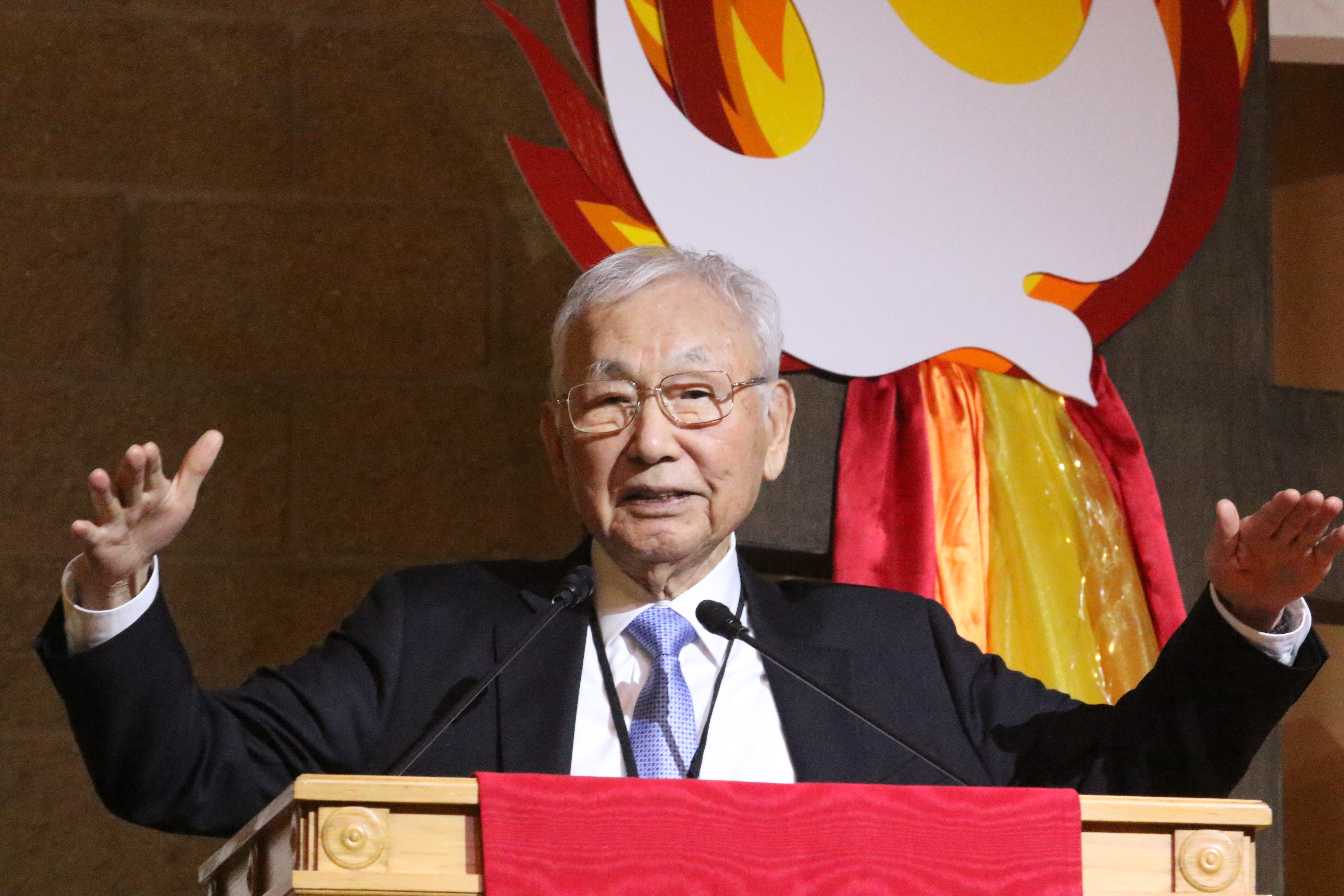 10월 3일 저녁, 조은철 목사가 2023년 특별한인총회가 열린 시카고 제일연합감리교회에서 말씀을 전하고 있다. 사진, 김응선 목사, 연합감리교뉴스. 