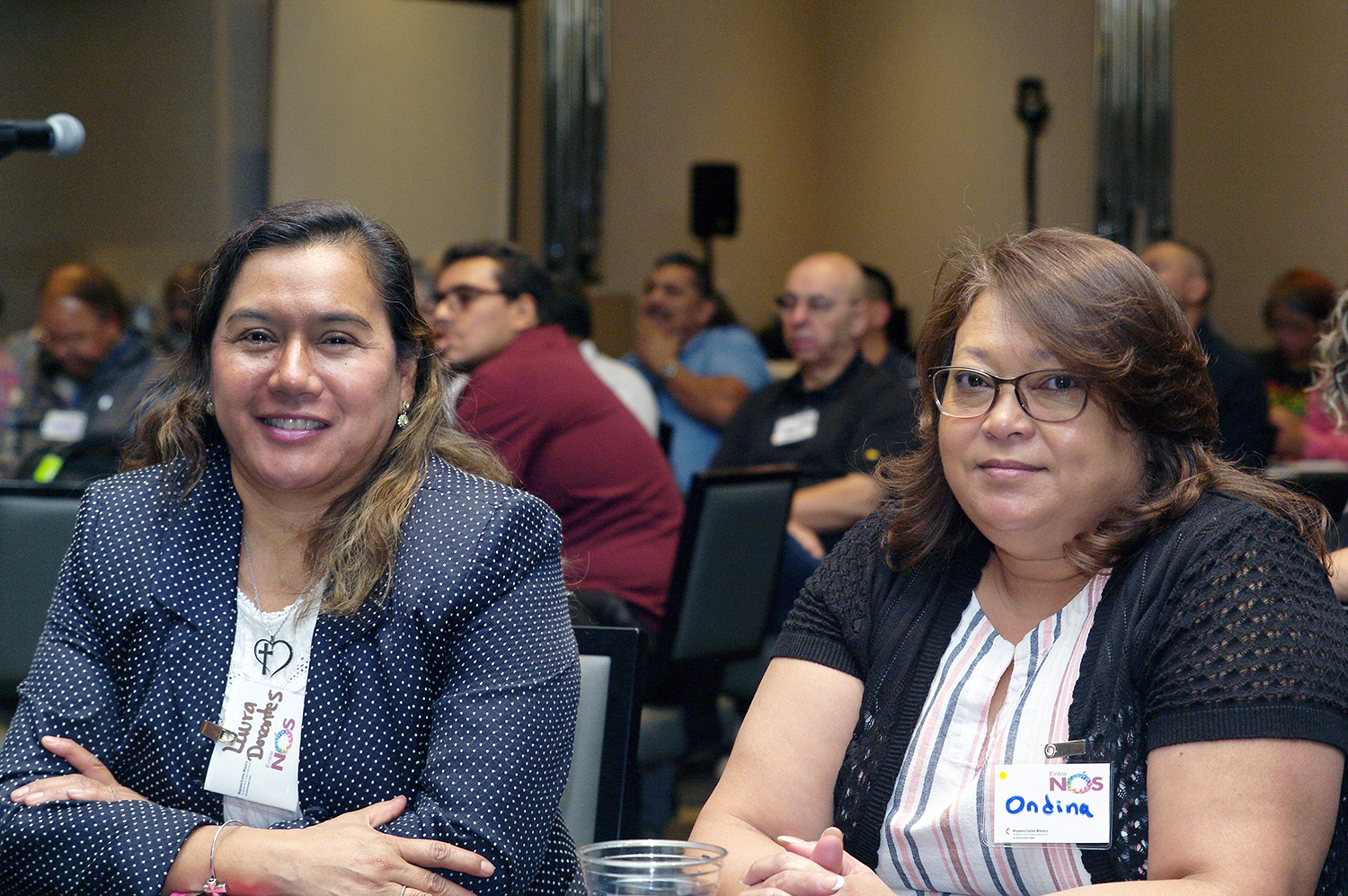 De izquierda a derecha las pastoras Laura Dorantes de la Conferencia Anual Río-Texas y Ondina Schrunder de la Conferencia Anual de Indianápolis.  