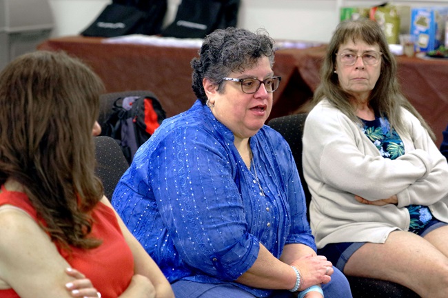 Laura D’Angiola (miembro fundadora de Crearte), Rev. Marissa Galvan (Iglesia Presbiteriana E.U.A.) y Ruth Schneider (Iglesia Evangélica Metodista de Argentina). Foto Rev. Gustavo Vasquez, Noticias MU.