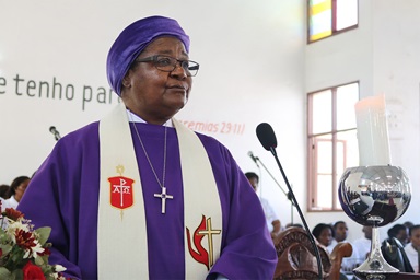 Bishop Joaquina Filipe Nhanala of the Mozambique Episcopal Area has helped launch an online giving platform to fund local projects that support community health, pastor salaries, evangelism efforts and more. File photo by João Filimone Sambo, UM News.  Bishop Joaquina Filipe Nhanala of the Mozambique Episcopal Area has helped launch an online giving platform to fund local projects that support community health, pastor salaries, evangelism efforts and more. File photo by João Filimone Sambo, UM News.