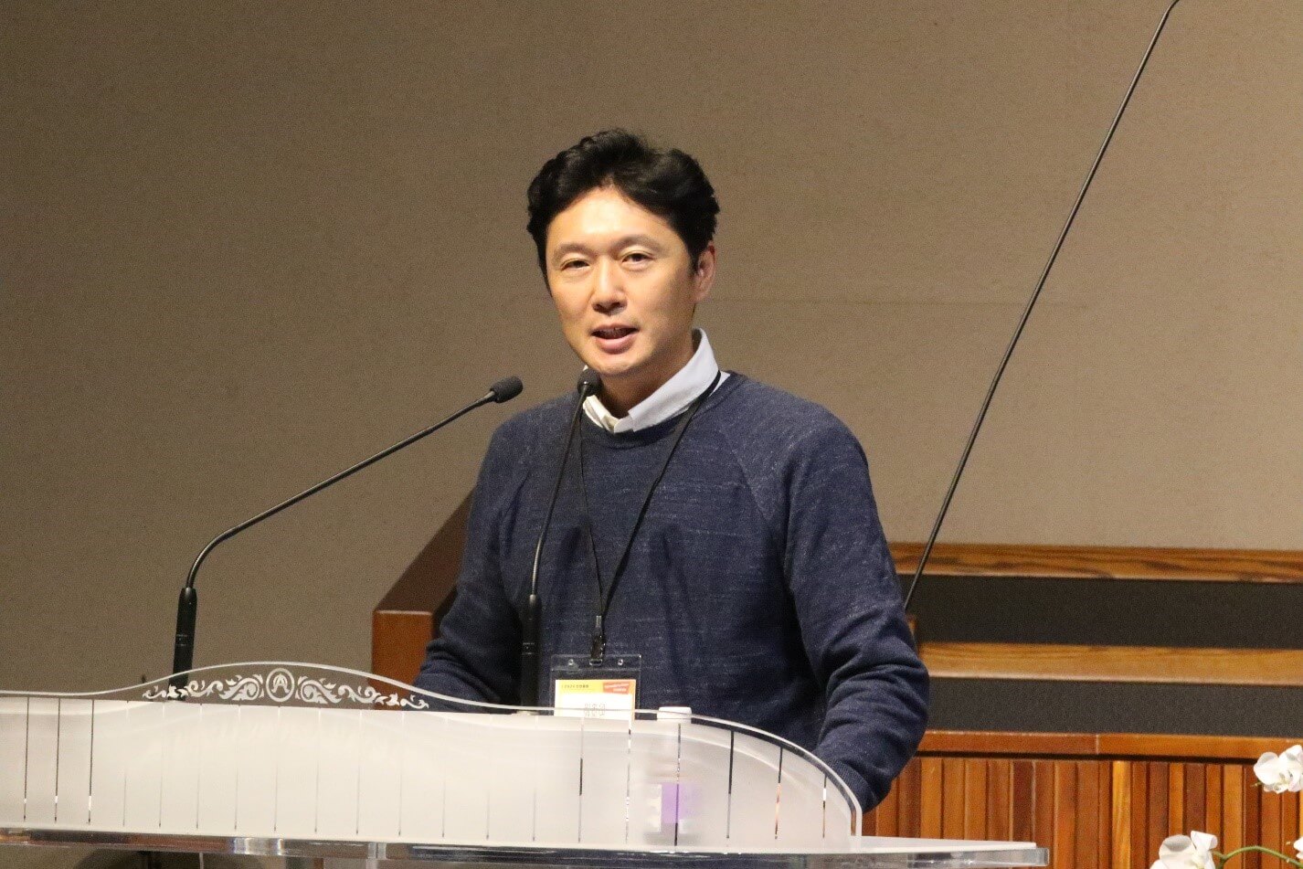 원홍연 목사가 2024년 10월 7일 로스앤젤레스 한인연합감리교회에서 열린 한인총회 개회 예배에서 ‘다시 은혜 앞에 서서’라는 주제로 말씀을 전하고 있다. 사진, 김응선(Thomas E. Kim) 목사, 연합감리교뉴스.