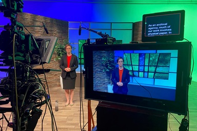 Ashley Boggan, principal executiva da United Methodist Commission on Archives and History (Comissão Metodista Unida de Arquivos e História), fala em um vídeo produzido pela United Methodist Communications (Comunicações Metodista Unida). A parceria da Arquivos e História com a Comunicações Metodista Unida permite que a agência de história compartilhe seus recursos usando tecnologia de produção atualizada. Foto de Stacey Hagewood, Comunicações Metodista Unida. Ashley Boggan, principal executiva da United Methodist Commission on Archives and History (Comissão Metodista Unida de Arquivos e História), fala em um vídeo produzido pela United Methodist Communications (Comunicações Metodista Unida). A parceria da Arquivos e História com a Comunicações Metodista Unida permite que a agência de história compartilhe seus recursos usando tecnologia de produção atualizada. Foto de Stacey Hagewood, Comunicações Metodista Unida.