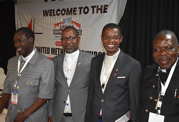 Los nuevos obispos son de izquierda a derecha: Gift Machinga de Zimbabwe, João Sambo de Mozambique, Emmanuel Sinzohagera de Burundi y Moisés Jungo de Angola. Foto cortesía del Concilio de Obispos/as. Los nuevos obispos son de izquierda a derecha: Gift Machinga de Zimbabwe, João Sambo de Mozambique, Emmanuel Sinzohagera de Burundi y Moisés Jungo de Angola. Foto cortesía del Concilio de Obispos/as.