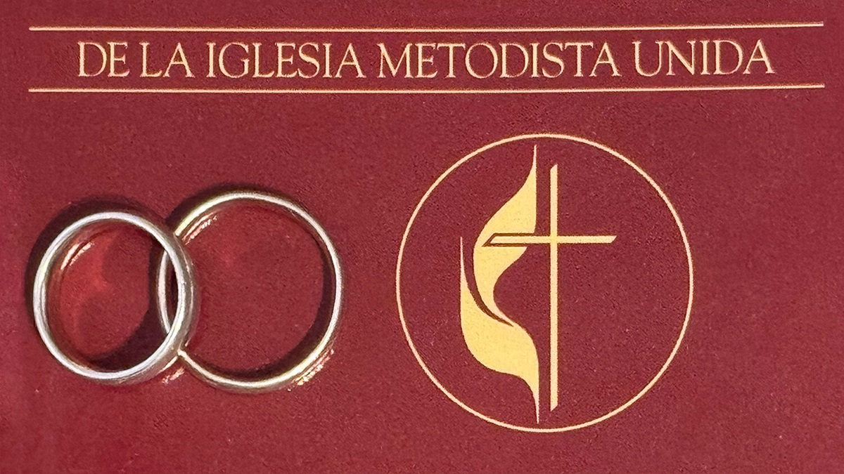 Los/as fideicomisarios/as de una congregación no pueden impedir que su pastor utilice las instalaciones de la iglesia para celebrar una boda igualitaria, dictaminó el tribunal superior de La Iglesia Metodista Unida en la Decisión 1516. El fallo fue uno de los dos emitidos por el Concilio Judicial el 29 de abril. Foto de Rev. Gustavo Vasquez, Noticias MU.