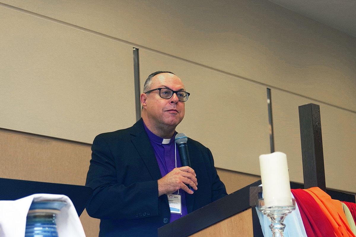 Bispo Dan Schwerin participando da 53ª Reunião de MARCHA realizada em agosto de 2025. Foto do Rev. Gustavo Vasquez, Notícias MU.