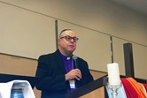 Bispo Dan Schwerin participando da 53ª Reunião de MARCHA realizada em agosto de 2025. Foto do Rev. Gustavo Vasquez, Notícias MU. Bispo Dan Schwerin participando da 53ª Reunião de MARCHA realizada em agosto de 2025. Foto do Rev. Gustavo Vasquez, Notícias MU.