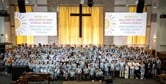 2025년 9월 13일, 시카고한인제일연합감리교회 교인들, 무디신학교 합창단원들, 한인 커뮤니티 단체 회원들, 그리고 지역사회 일원 등 170명의 자원봉사자가 난민·이웃 초청 큰 잔치를 앞두고 오리엔테이션을 가진 뒤 한자리에 모였다. 사진 제공, 시카고한인제일연합감리교회. 2025년 9월 13일, 시카고한인제일연합감리교회 교인들, 무디신학교 합창단원들, 한인 커뮤니티 단체 회원들, 그리고 지역사회 일원 등 170명의 자원봉사자가 난민·이웃 초청 큰 잔치를 앞두고 오리엔테이션을 가진 뒤 한자리에 모였다. 사진 제공, 시카고한인제일연합감리교회.