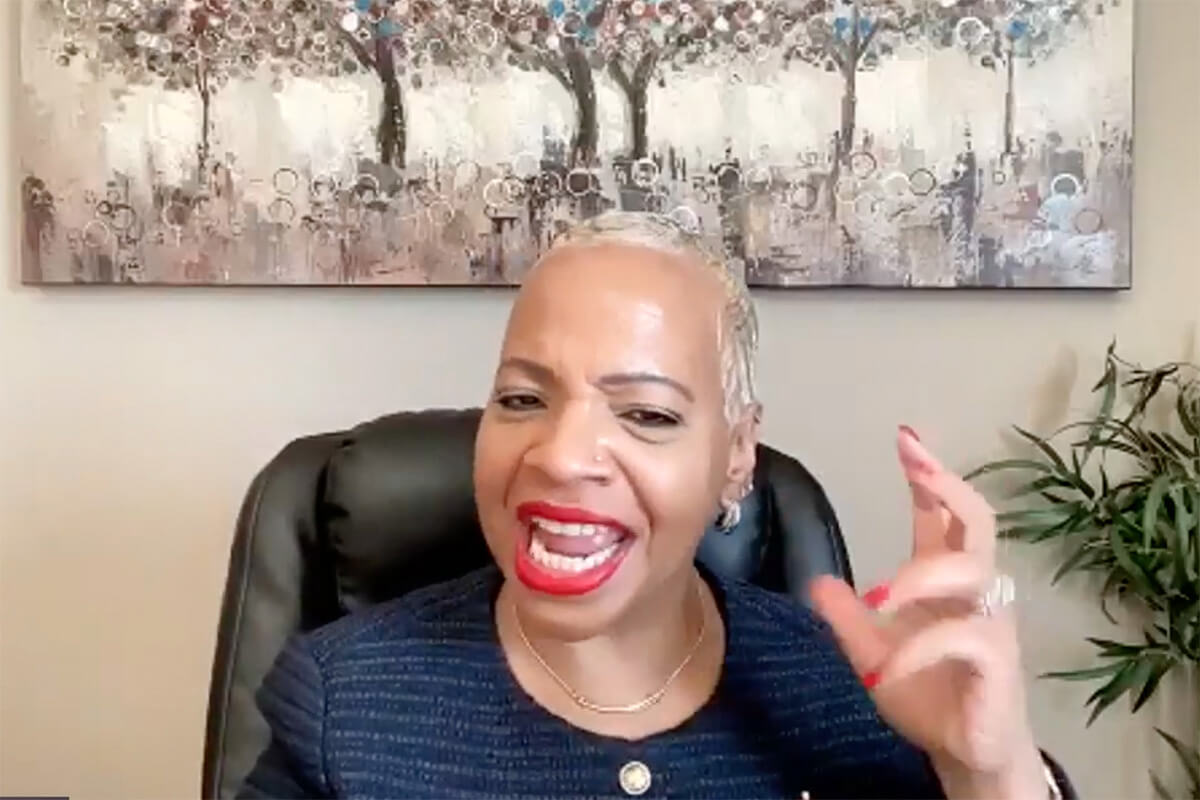 La présidente du Conseil des Évêques, Tracy S. Malone, prononce son discours présidentiel lors de l'ouverture de la réunion d'automne en ligne du conseil, le 3 novembre. Mgr. Malone a appelé ses collègues évêques à « diriger avec fidélité, courage et détermination » en ces temps difficiles. Capture d'écran gracieusement fournie par la page Facebook du Conseil des Évêques.