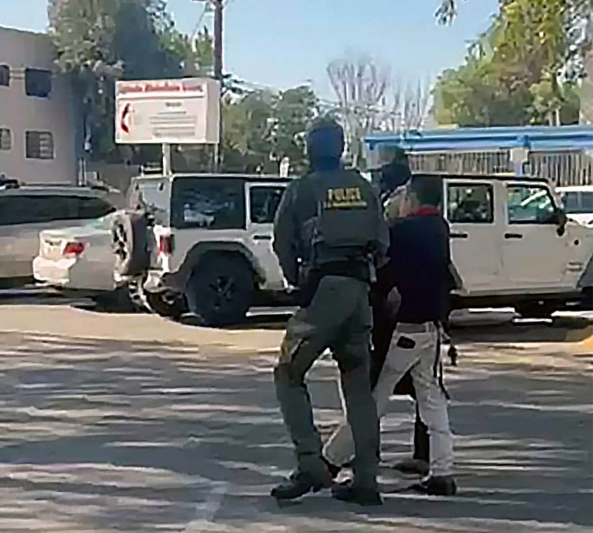 Los funcionarios federales persiguieron dentro de las instalaciones de la iglesia, a Carlos Chavez, un vendedor de tacos que ayudaba con el ministerio de distribución de alimentos de la iglesia y quien era parte de la congregación, de acuerdo con el Pastor Ervin Aguilon, acusándolo posteriormente de haber entrado ilegalmente a los EE.UU. Foto cortesía de la IMU North Hills.