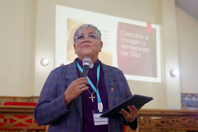 La Obispa Lizette Gabriel Montalvo, hizo una presentación sobre el papel histórico que han ocupado las mujeres en la iglesia. La Obispa Gabriel Montalvo, es la primera mujer que ha ocupado esta posición en la Iglesia Metodista de Puerto Rico. Foto Rev. Gustavo Vasquez, Noticias MU.