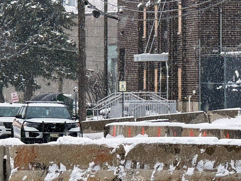 Existen múltiples denuncias sobre las condiciones inhumanas que sufren las personas  detenidas en el centro de Broadview, de acuerdo al testimonio de la Revda. Kardon. Hacinamiento, privación de alimentos, restricciones  en el acceso a abogados/as, privación de servicios pastorales y atención médica para forzar auto-deportaciones, son algunos de los sen1lamientos que se han hecho público en los últimos meses. Foto Rev. Gustavo Vásquez, Noticias MU.