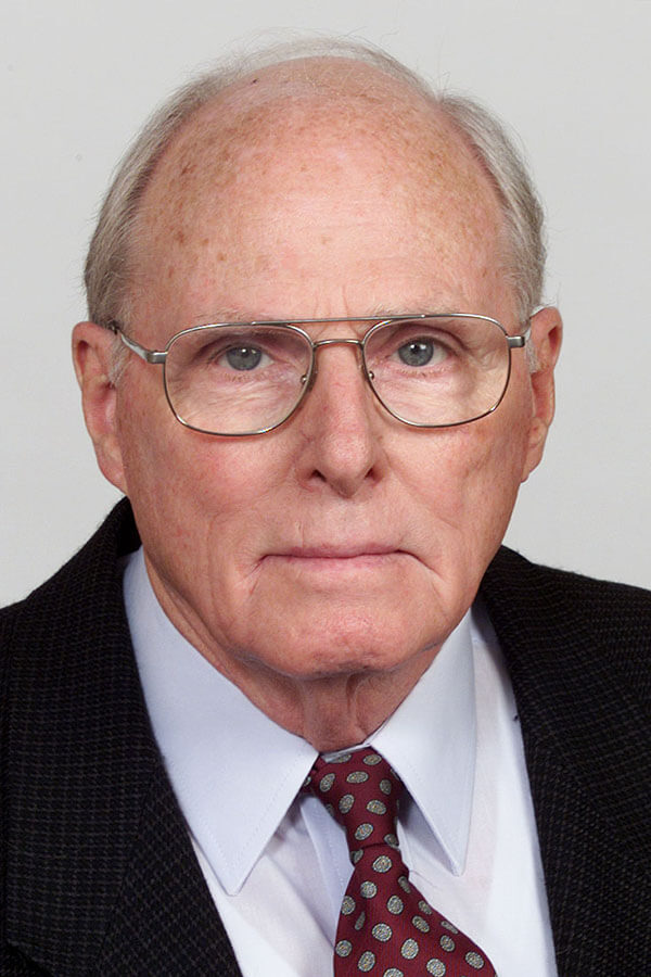 L’évêque C. Dale White était un fervent défenseur de la paix et de la justice. Son voyage missionnaire en Iran en 1979 a sans doute influencé sa lettre pastorale et son guide d’étude publiés en 1986, intitulés « À la défense de la création : la crise nucléaire et une paix juste ». L’évêque White est décédé en 2019. Photo d’archive de Mike DuBose, UM News.