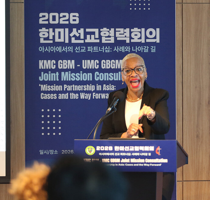 Bishop Tracy S. Malone, leader of the Indiana Conference of The United Methodist Church, preaches on Joshua 4 during the Korean Methodist Church-United Methodist Church Joint Mission Consultation on Oct. 14, before the signing of a new mission covenant. In her sermon, Malone urged the two churches to carry their shared missionary heritage into future ministry. Photo by the Rev. Thomas E. Kim, UM News.