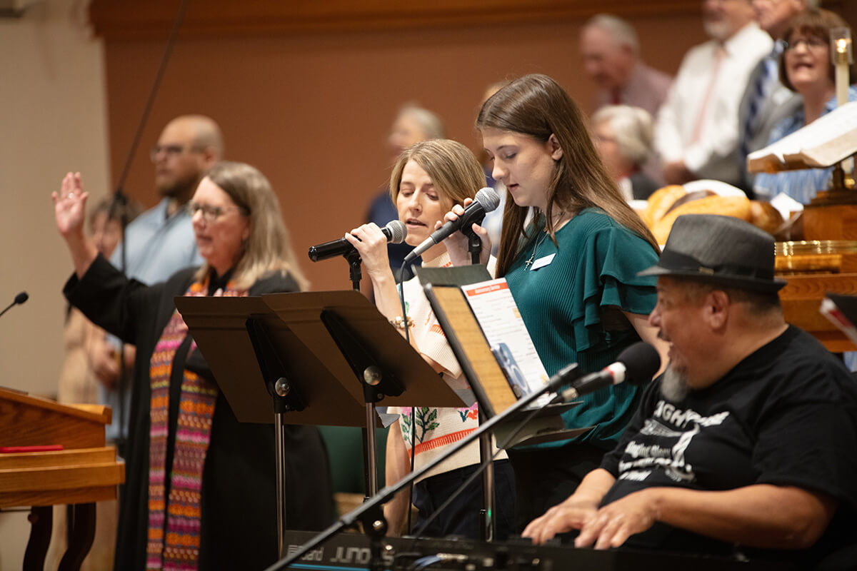 A multigenerational choir and praise band help lead worship Oct. 4 at the 100th anniversary celebration of First United Methodist Church in Portland, Texas, a city on the Gulf Coast. The church offers an example of the growing number of professions of faith through confirmation that U.S. United Methodist churches saw last year. Photo by George Banda, Rio Texas Conference.